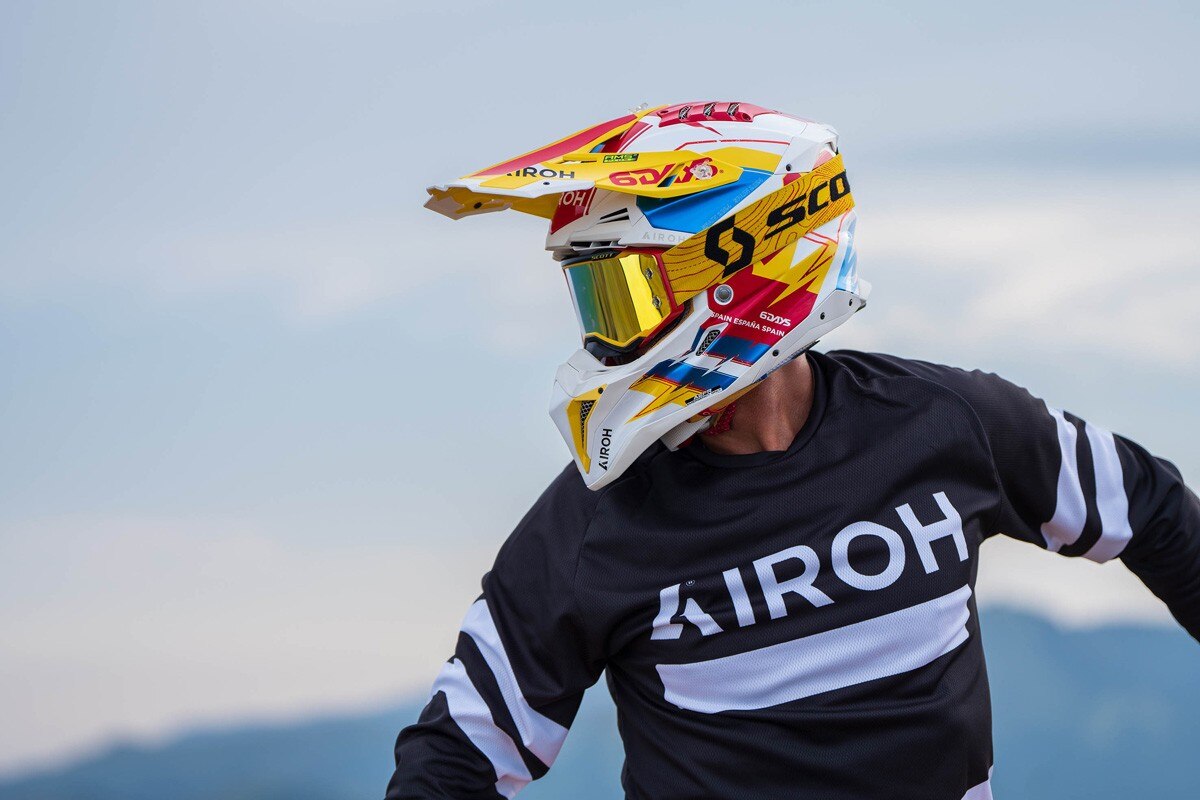 Airoh presenta l'esclusivo Aviator 3 6Days Spain 2024