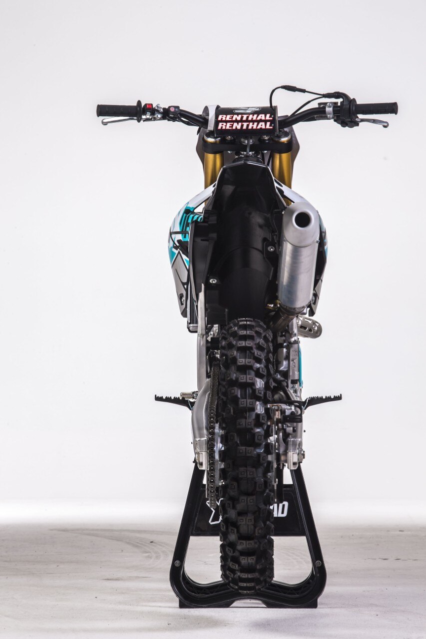 Suzuki RM-Z 450 by Curzio Design