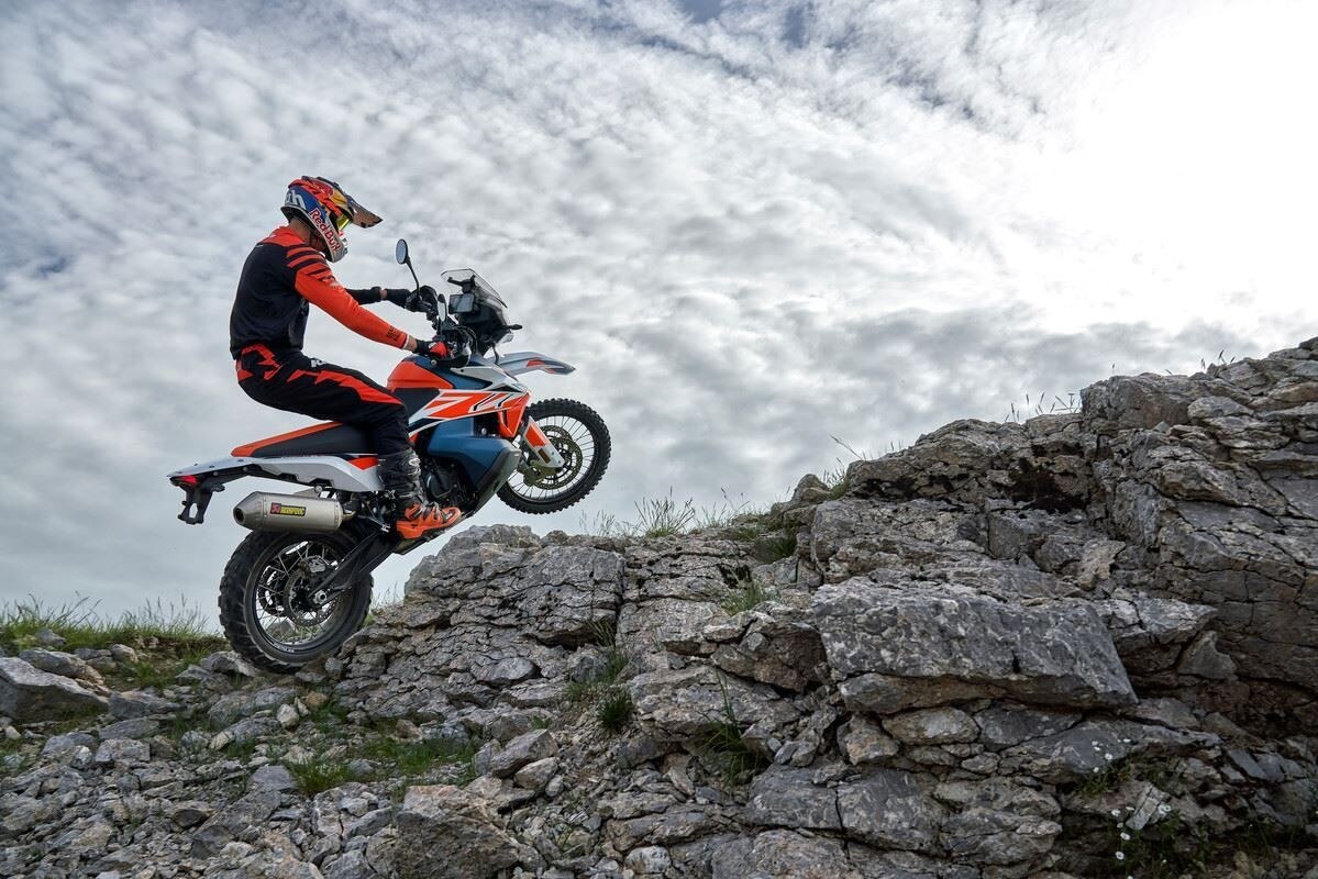 <div class='descrGalleryTitle'>“Let’s Trade Keys” </div><div class='descrGalleryText'><p>KTM 790 Adventure </p>
</div>