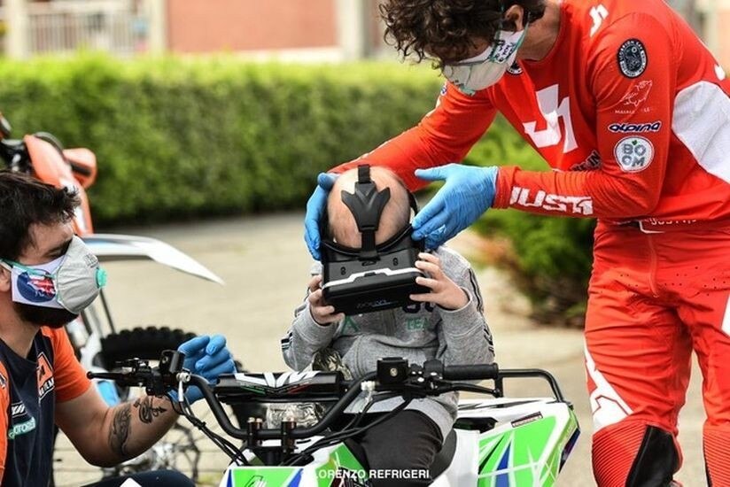 Mototerapia take away: sorrisi a domicilio