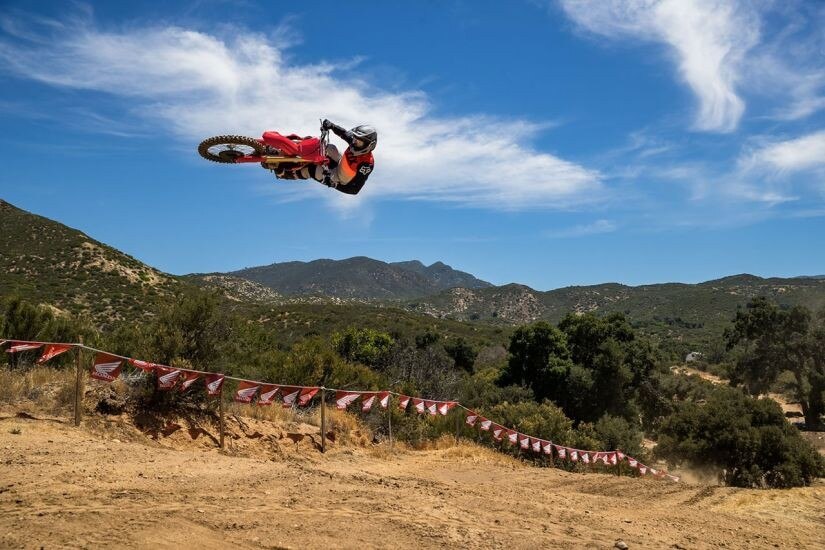Nuova Honda CRF450R 2021: dalla RW di Tim Gajser alla R per il grande pubblico