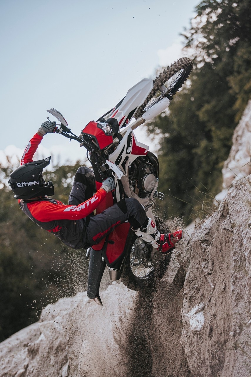 Fantic presenta la nuova gamma Enduro e Motocross 2022