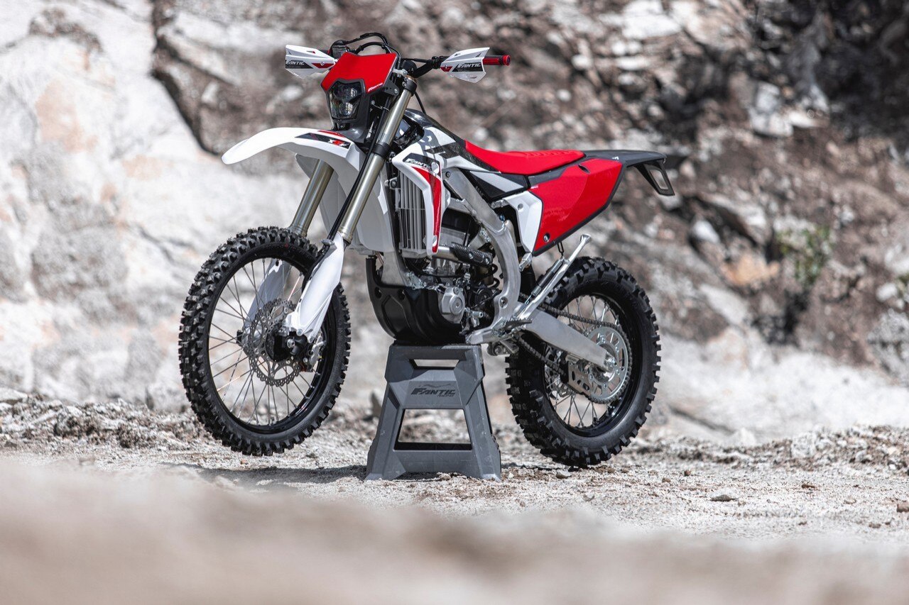 Fantic presenta la nuova gamma Enduro e Motocross 2022