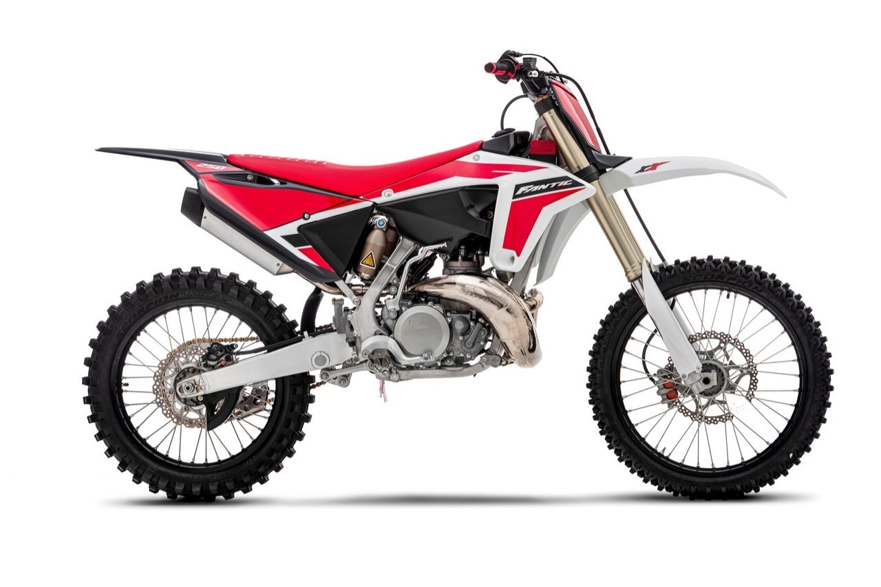 Fantic presenta la nuova gamma Enduro e Motocross 2022