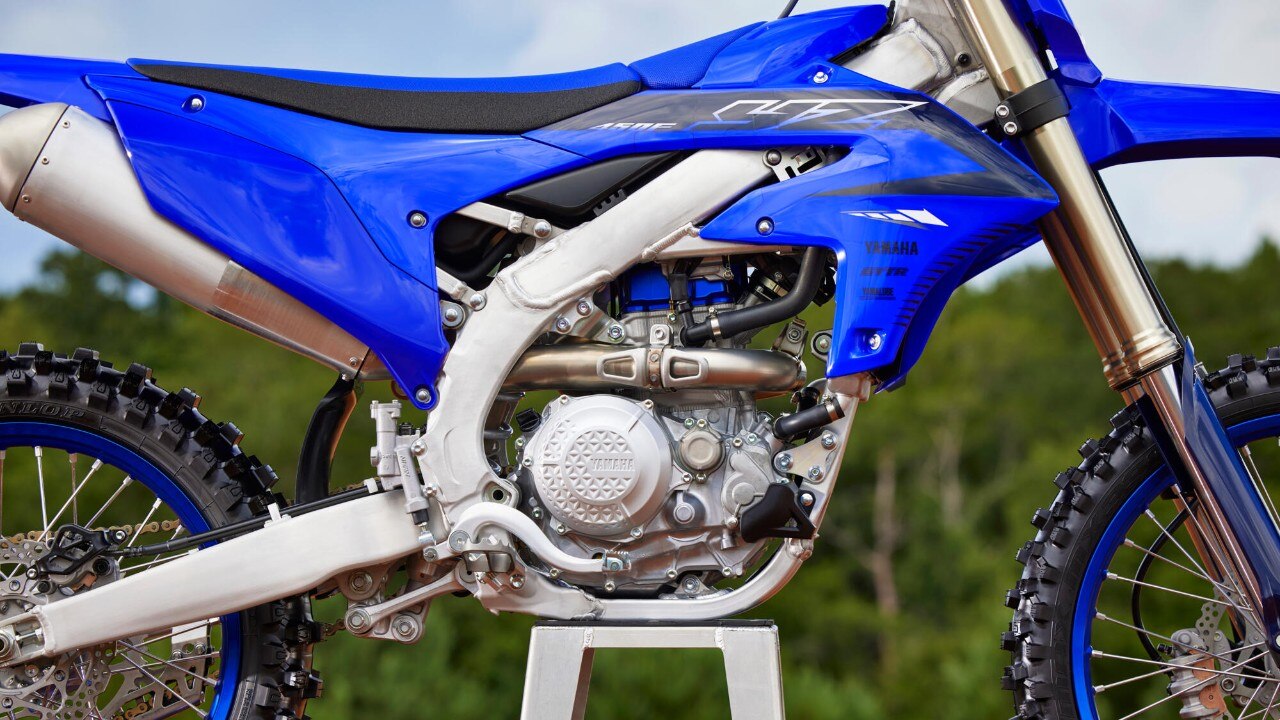 Yamaha YZF450F 2023: più leggera, più snella e più potente