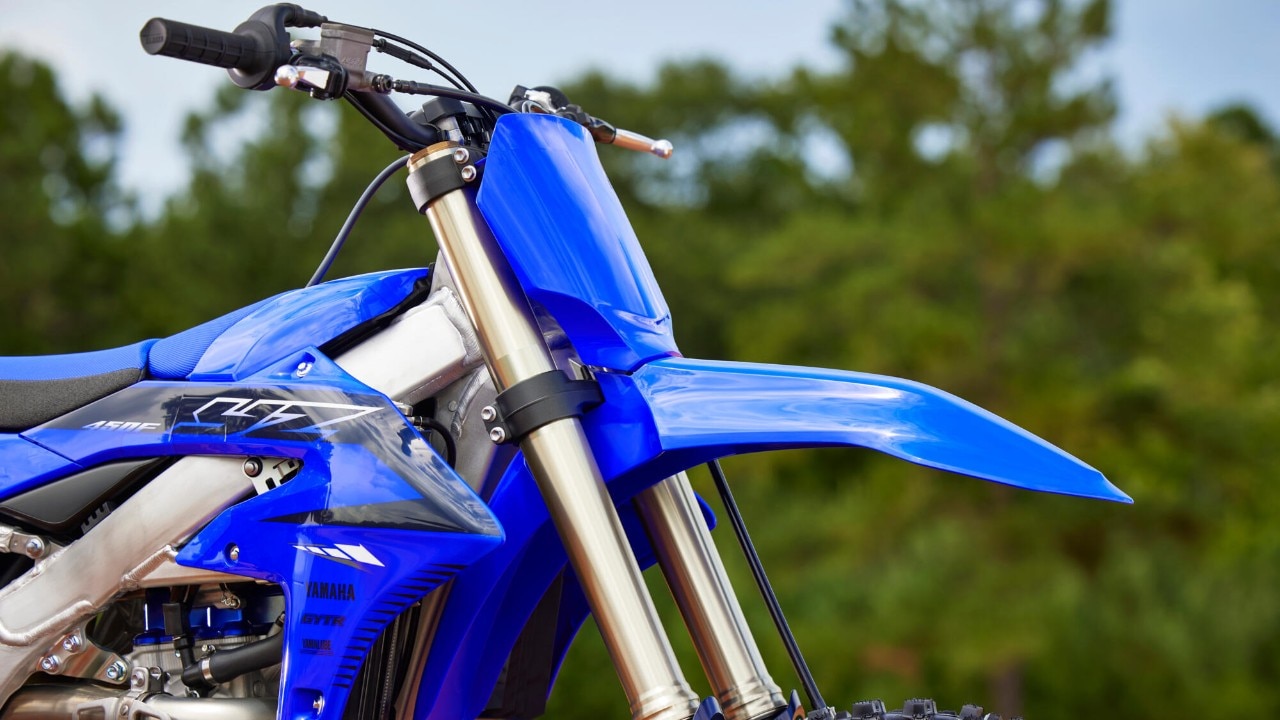 Yamaha YZF450F 2023: più leggera, più snella e più potente