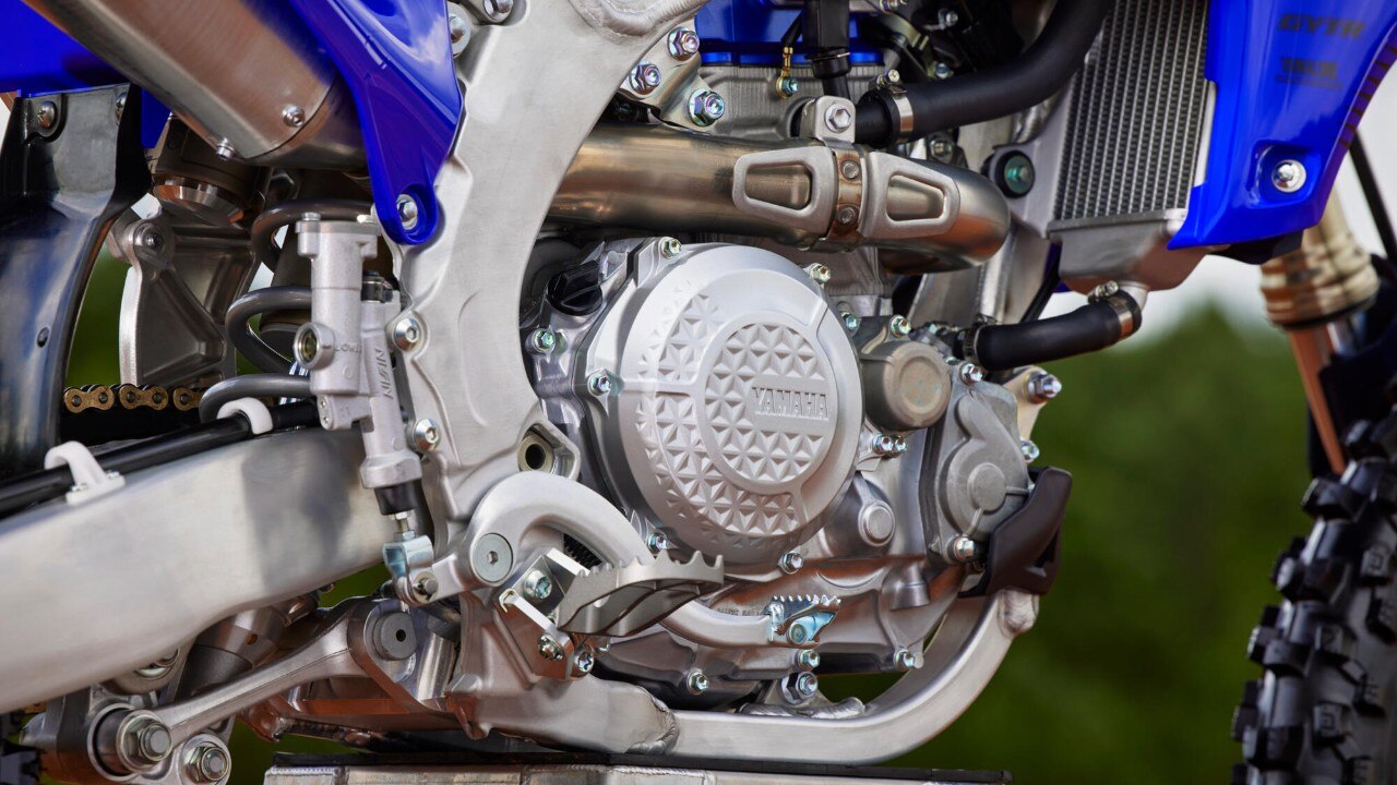 Yamaha YZF450F 2023: più leggera, più snella e più potente