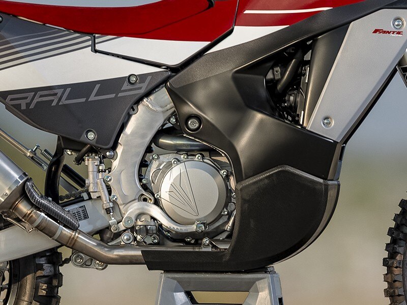 Fantic XEF Rally e Rally Factory: race instinct