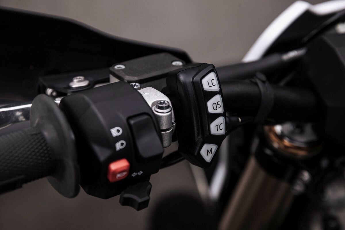 Triumph presenta le enduro TF 250-E e TF 450-E