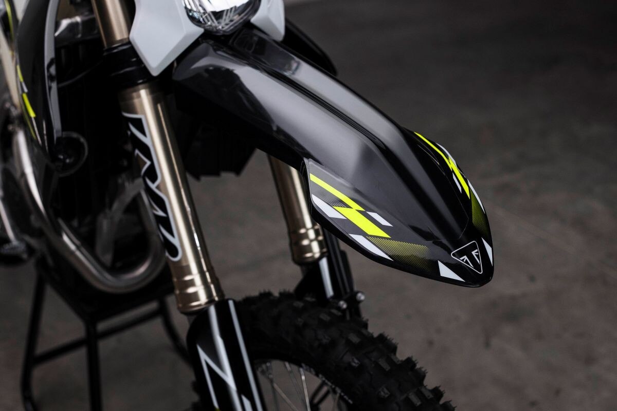 Triumph presenta le enduro TF 250-E e TF 450-E