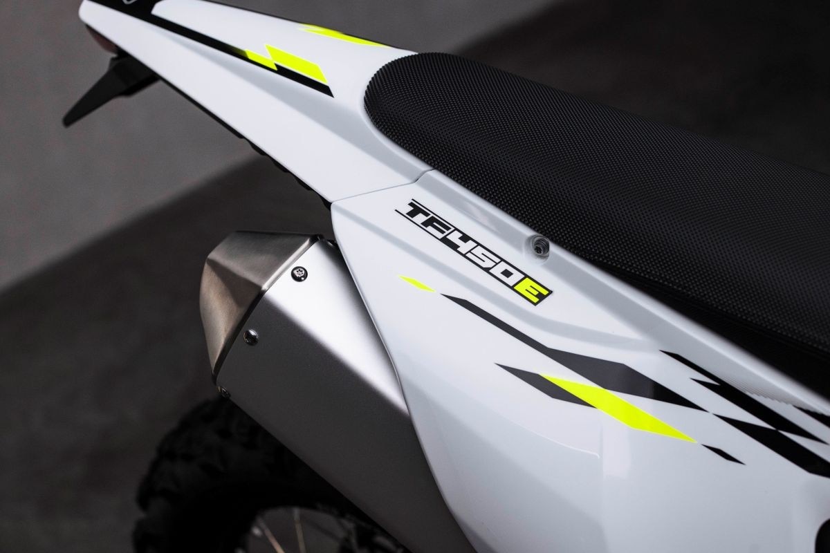 Triumph presenta le enduro TF 250-E e TF 450-E