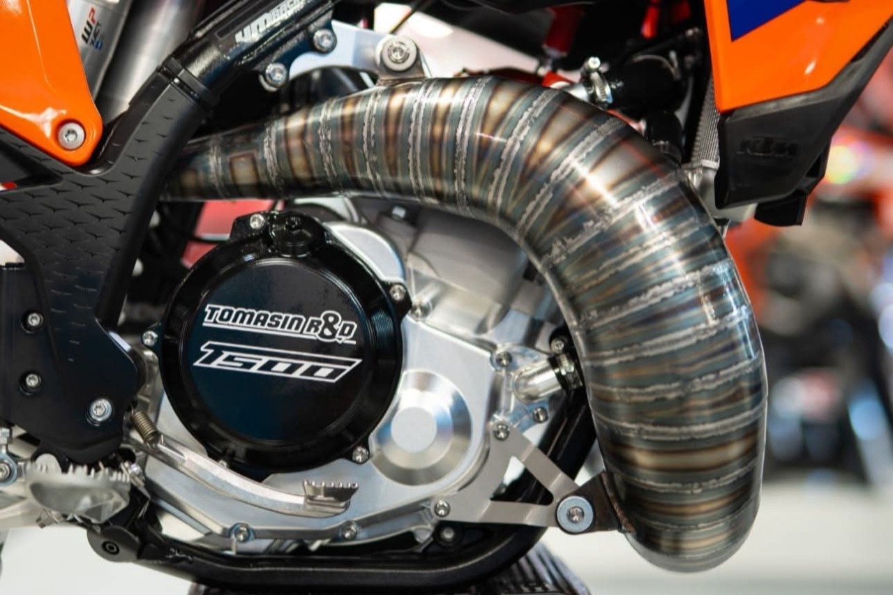 La KTM VM T500 Supermoto è omologata e ci puoi andare per strada (se hai il coraggio)!