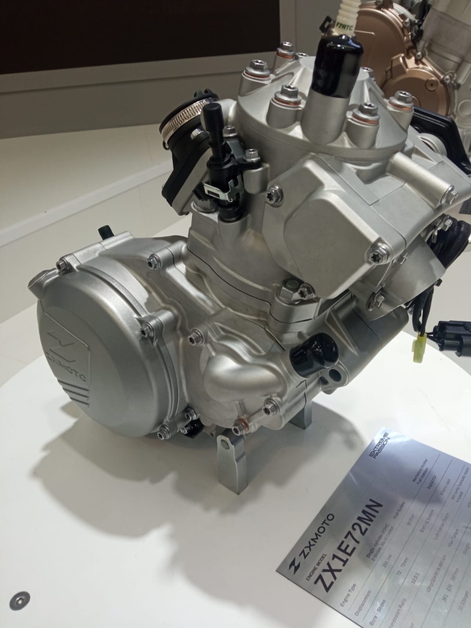 EICMA 2025: l’invasione delle cross cinesi (GALLERY)