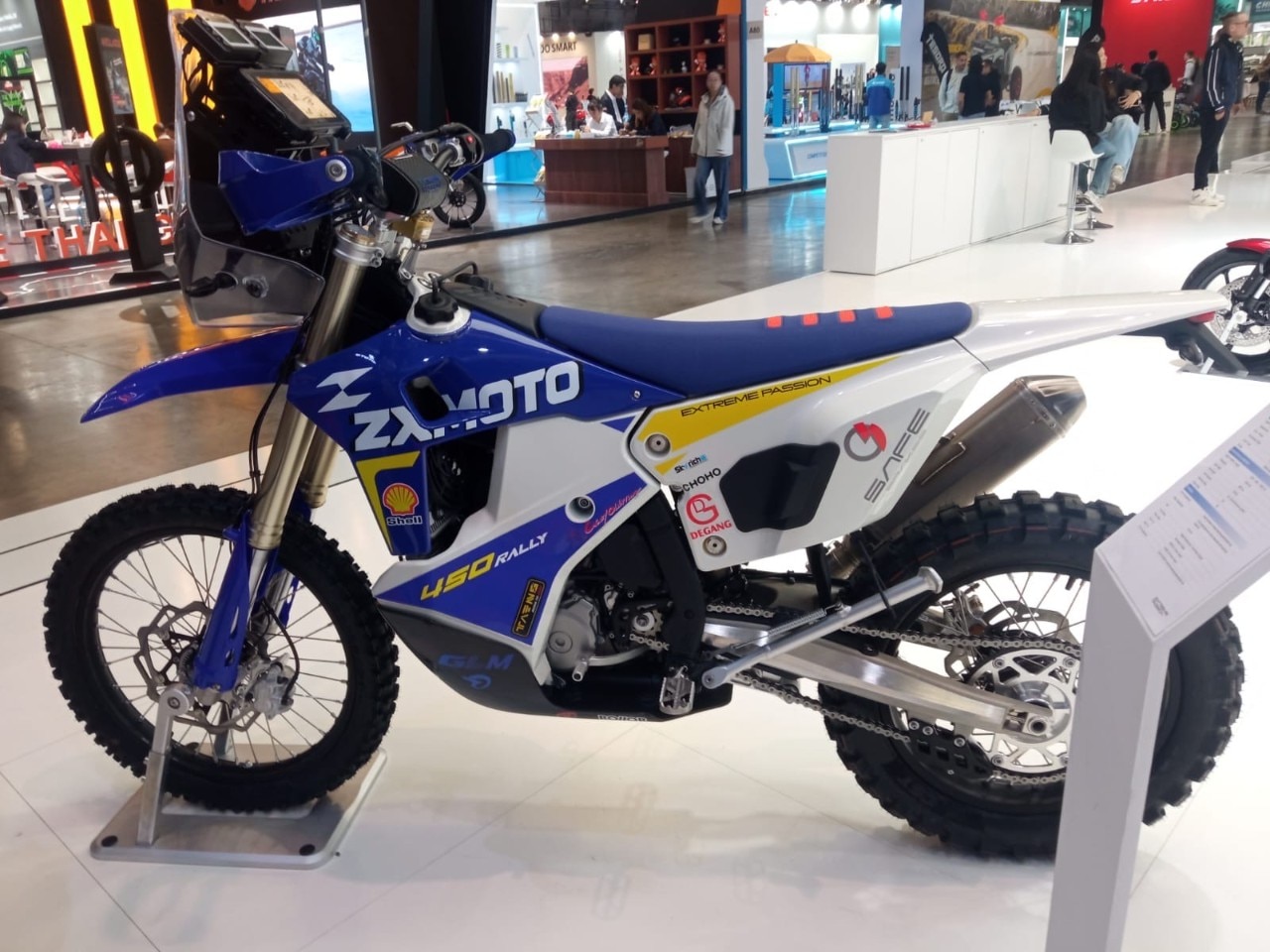 EICMA 2025: l’invasione delle cross cinesi (GALLERY)
