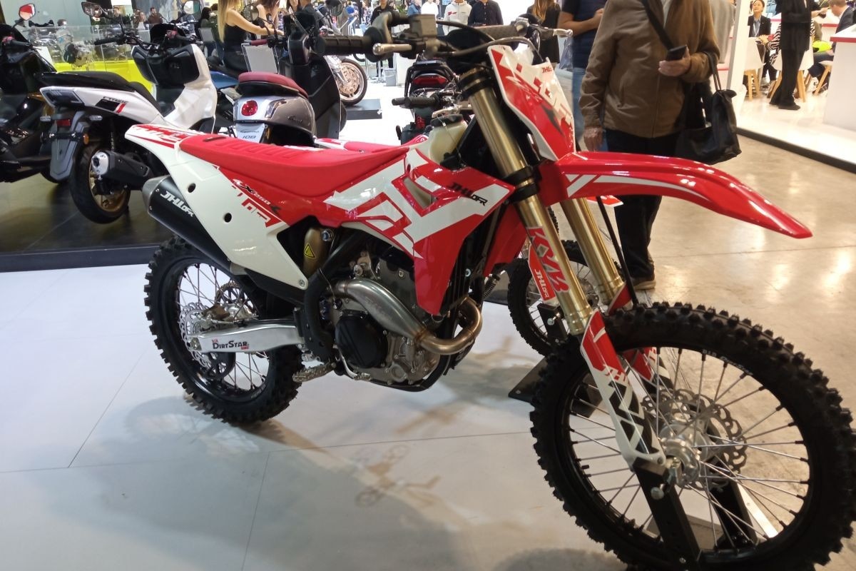 EICMA 2025: l’invasione delle cross cinesi (GALLERY)