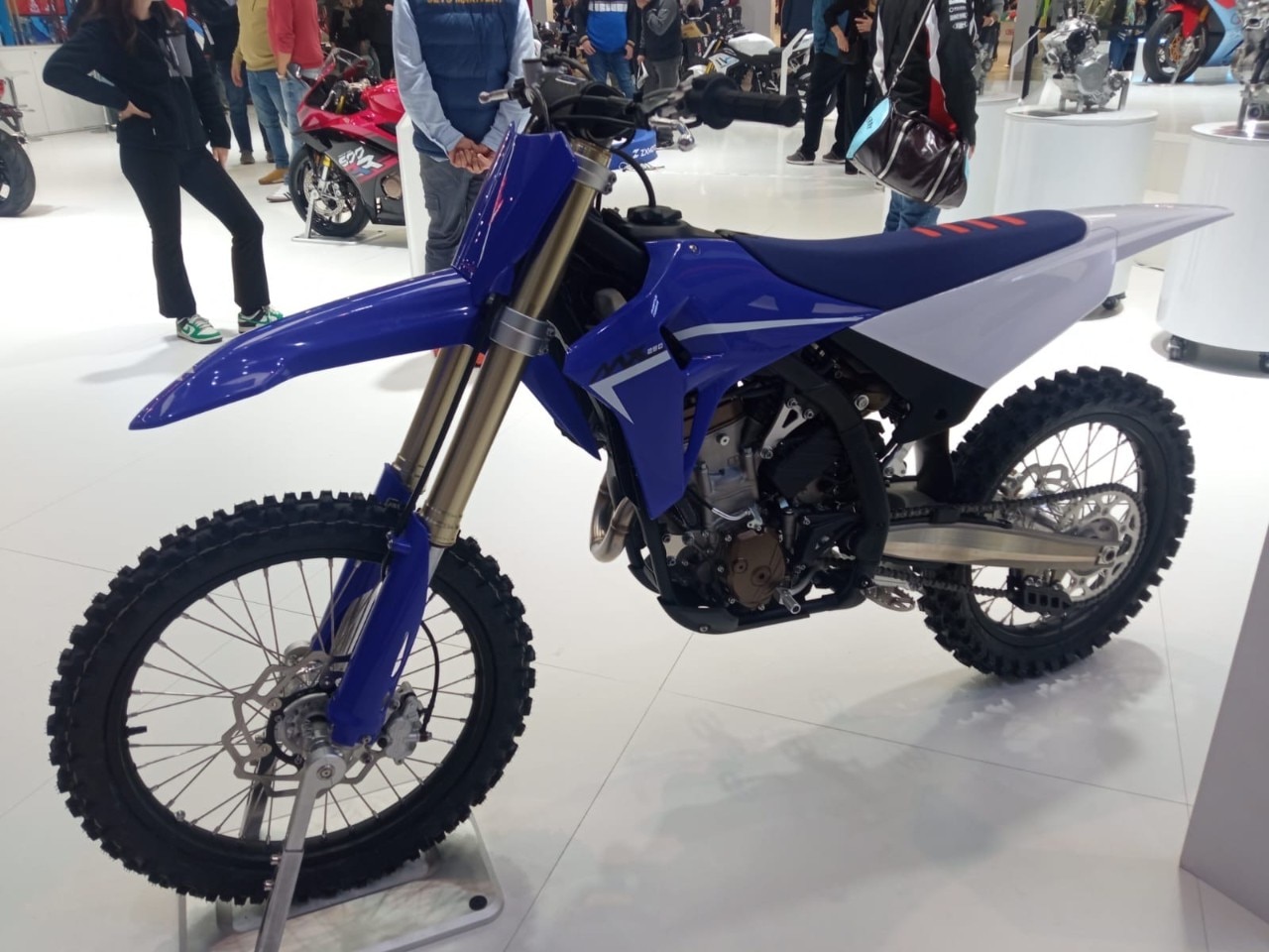EICMA 2025: l’invasione delle cross cinesi (GALLERY)
