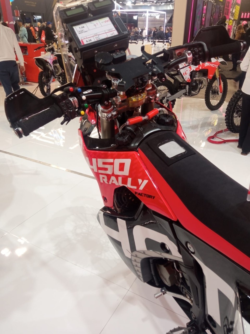 EICMA 2025: l’invasione delle cross cinesi (GALLERY)