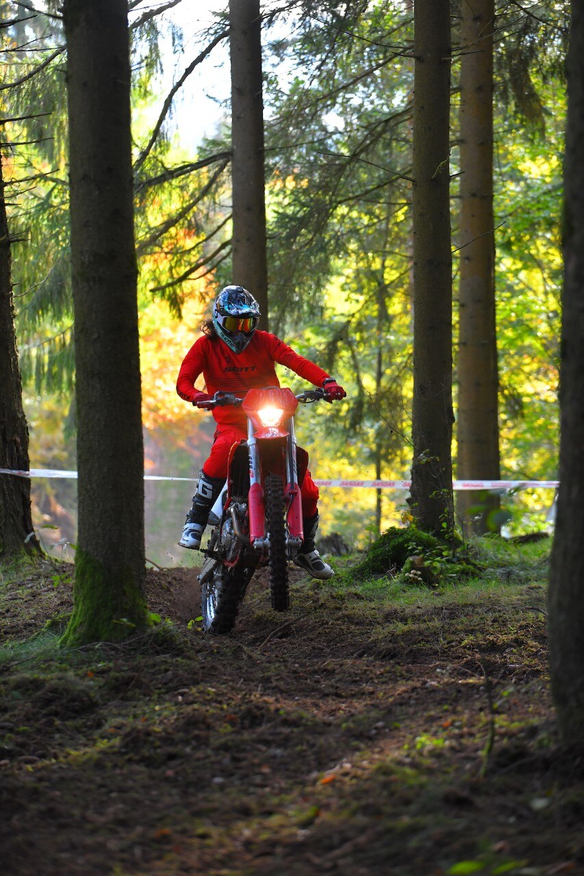 Test GasGas EC MY21, dall’arancio al rosso