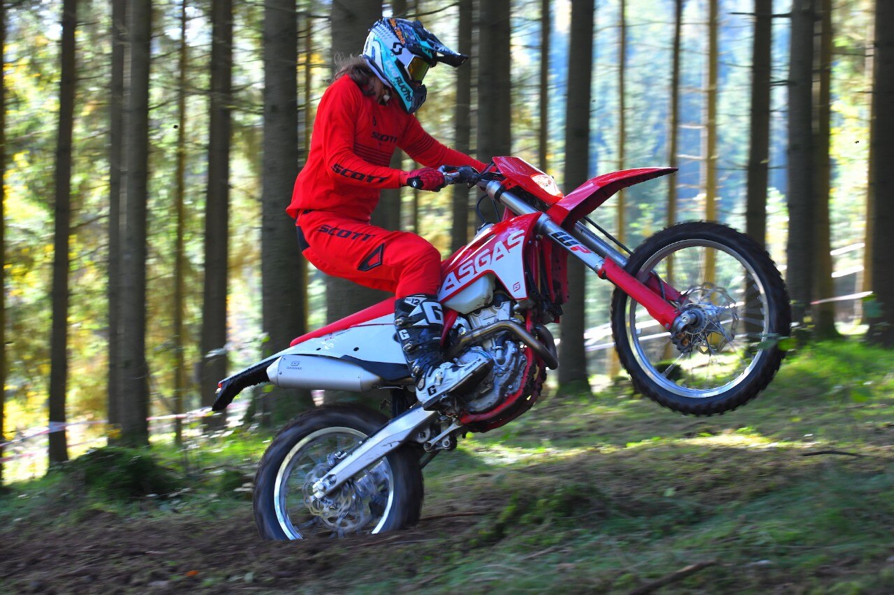 Test GasGas EC MY21, dall’arancio al rosso