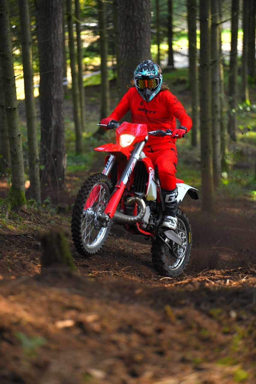 Test GasGas EC MY21, dall’arancio al rosso