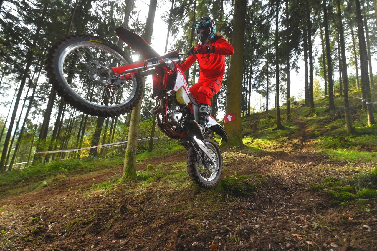 Test GasGas EC MY21, dall’arancio al rosso