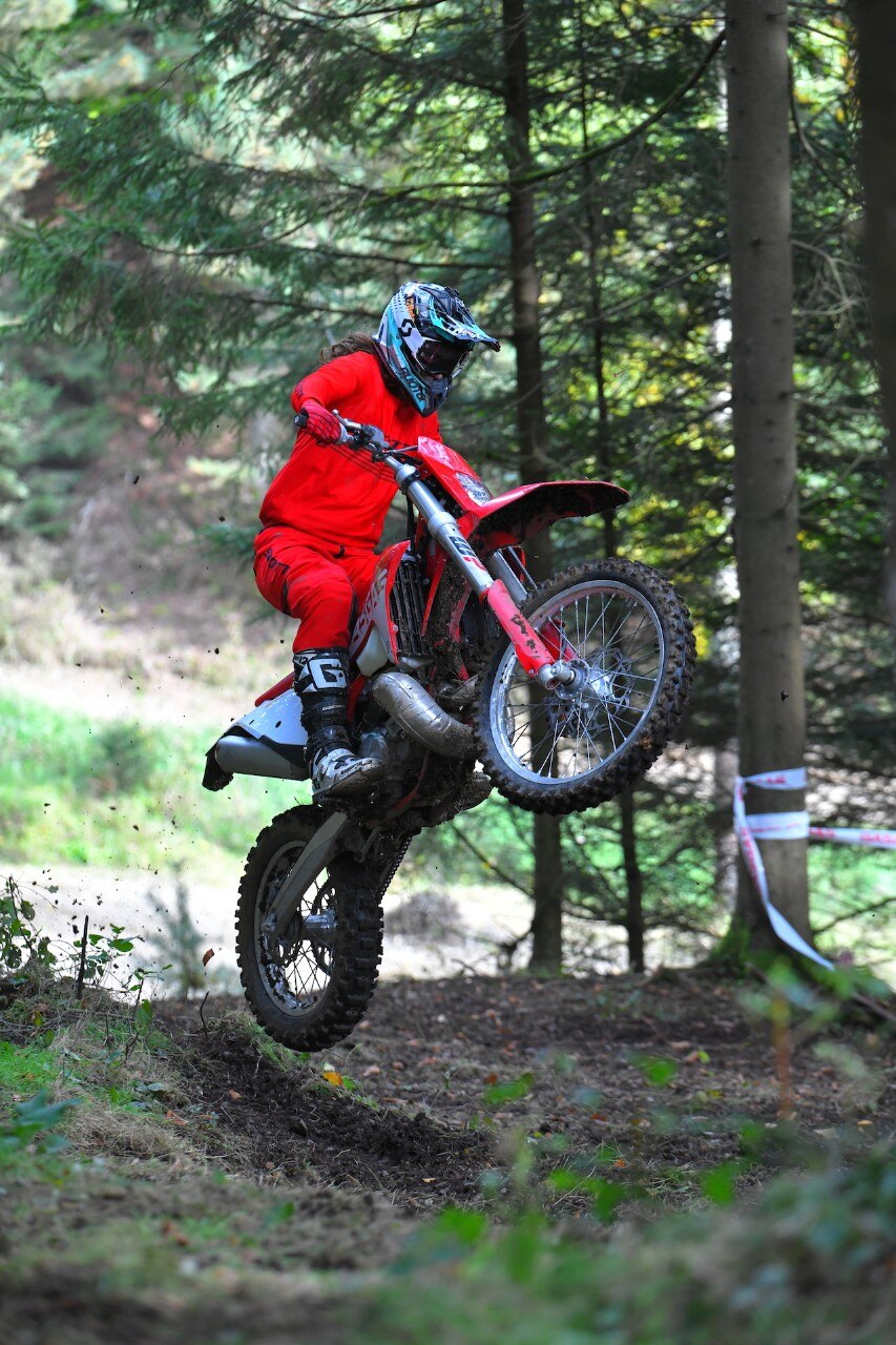 Test GasGas EC MY21, dall’arancio al rosso