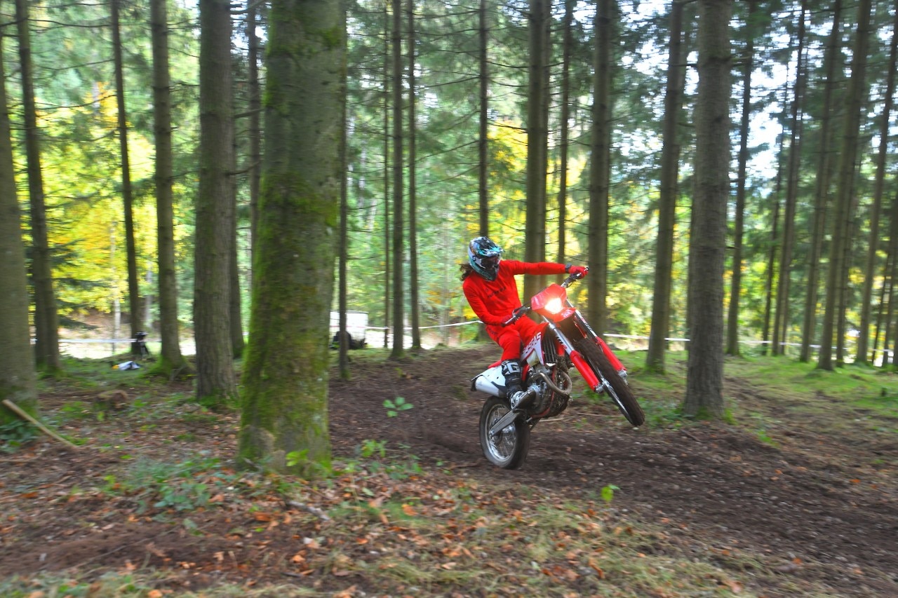 Test GasGas EC MY21, dall’arancio al rosso