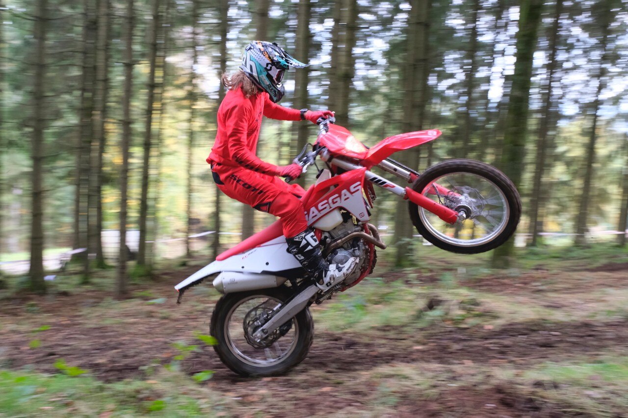 Test GasGas EC MY21, dall’arancio al rosso