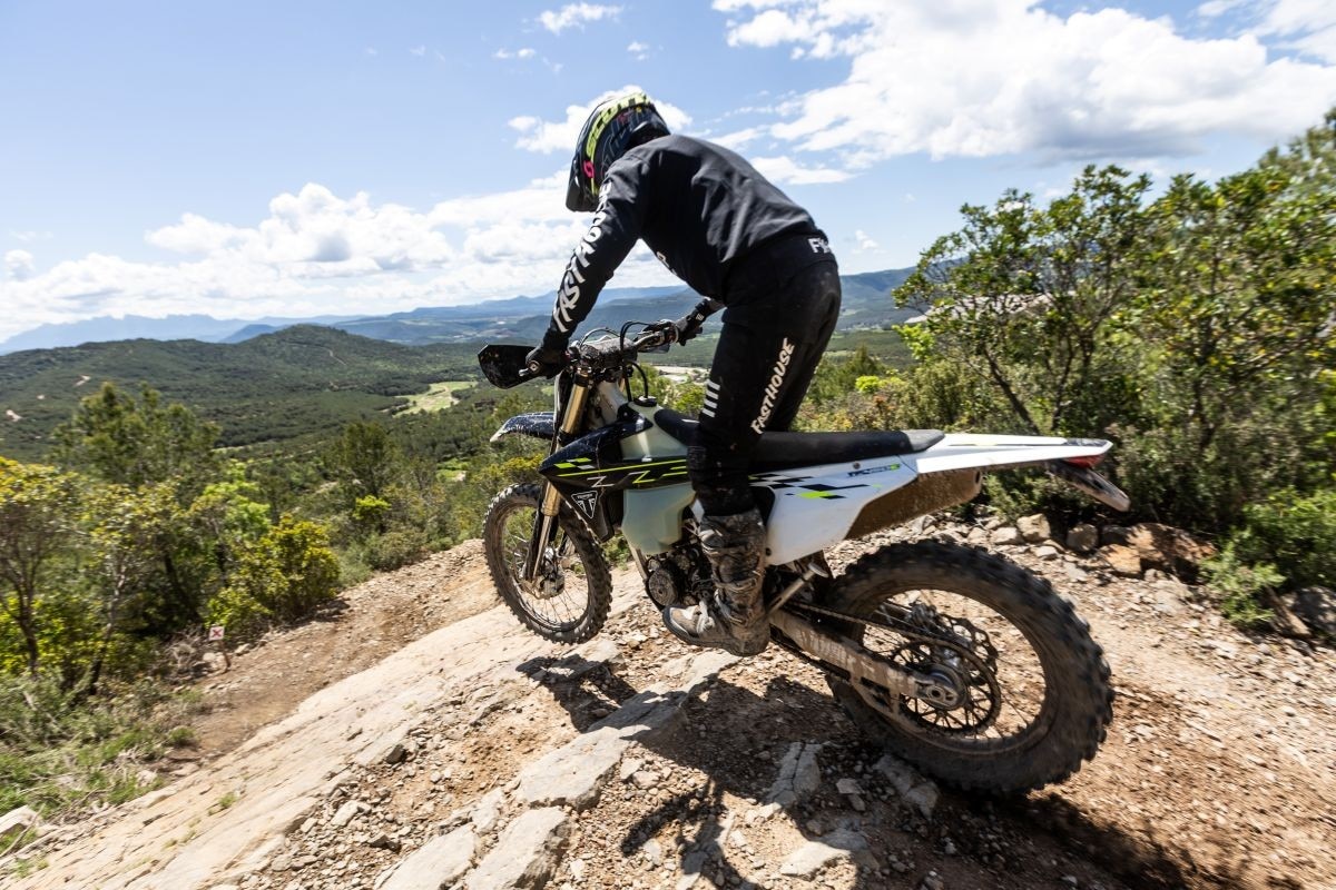 Prova Triumph TF 250-E e TF 450-E - VIDEO