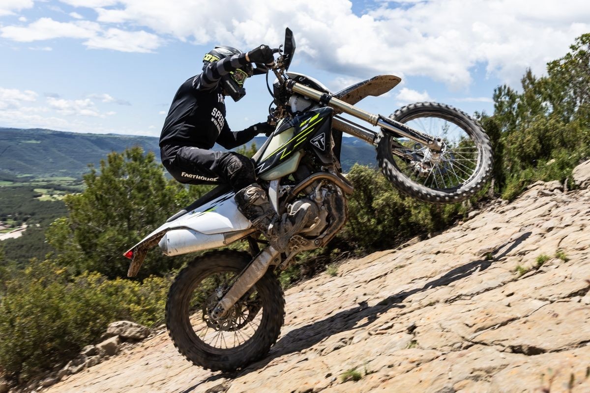 Prova Triumph TF 250-E e TF 450-E - VIDEO
