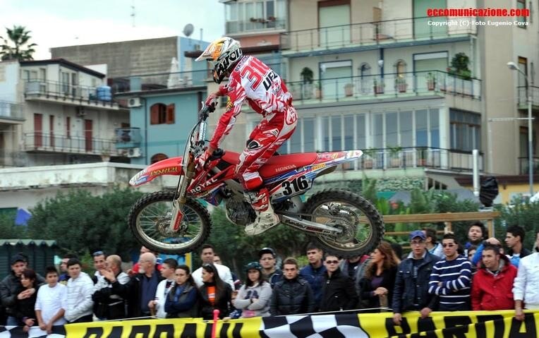 Internazionali d'Italia Supermarecross.  Compagnone (MX1) e Tropepe (Minicross) campioni