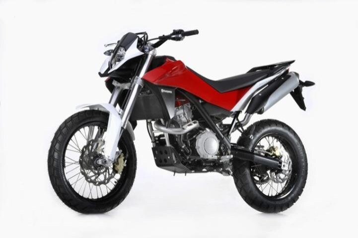 Anteprima Salone di Parigi. Husqvarna Concept Strada