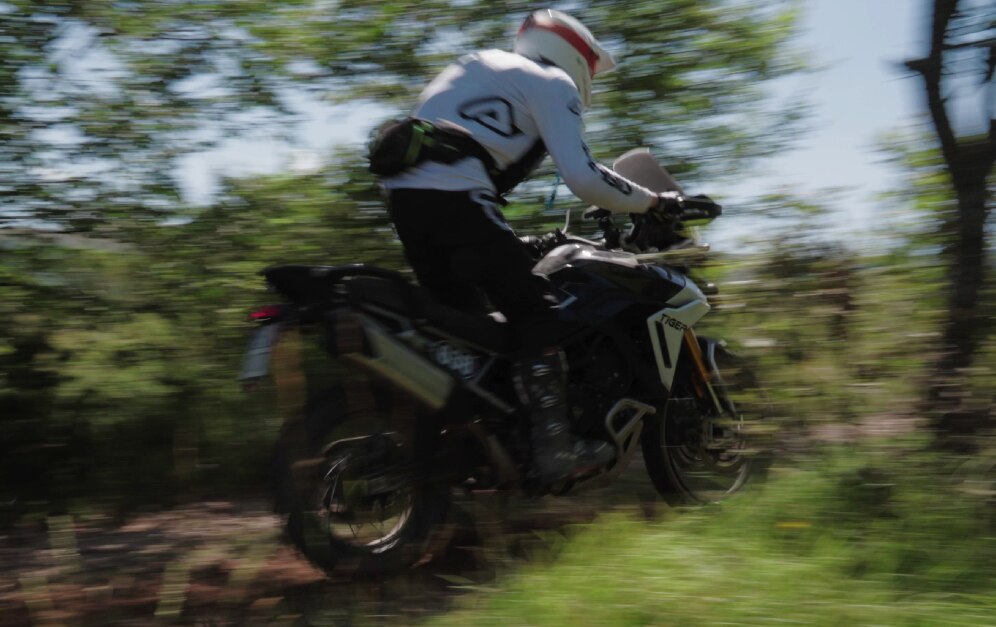 Triumph Tiger 900: all'Italiano Motorally con un cilindro in più!