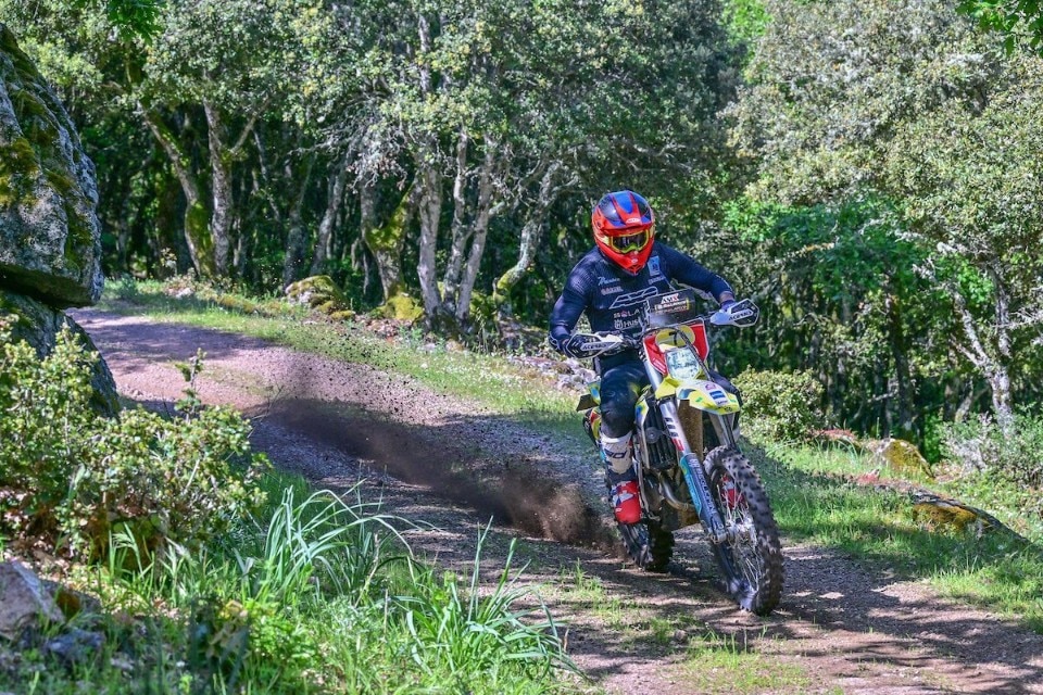 Tommaso Montanari vince la prima giornata del Rally di Sardegna 2025