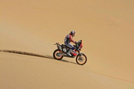 Abu Dhabi Desert Challenge - 4a tappa. Coma scavalca Despres. La tappa al quad di Obaid Echtibi