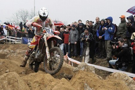 Mondiale Enduro - GP Italia. Prima giornata ad Ahola, Aubert e Guillaume
