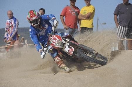 Sei Giorni Enduro.  Guida sempre la Francia. Italia terza e attardata