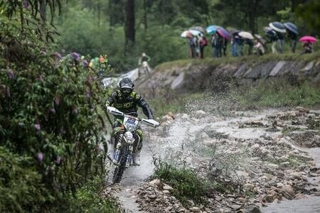 Assoluti d’Italia Enduro 2017 - Trichiana (BL). Christophe Charlier beffa Alex Salvini