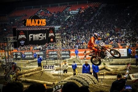 Mondiale SuperEnduro 2018. Taddy Blazusiak conquista Bilbao - VIDEO