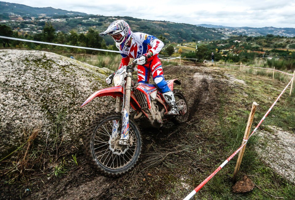 Mondiale Enduro GP, in Portogallo vincono Holcombe e Garcia - VIDEO Mondiale Enduro GP, in Portogallo vincono Holcombe e Garcia - VIDEO