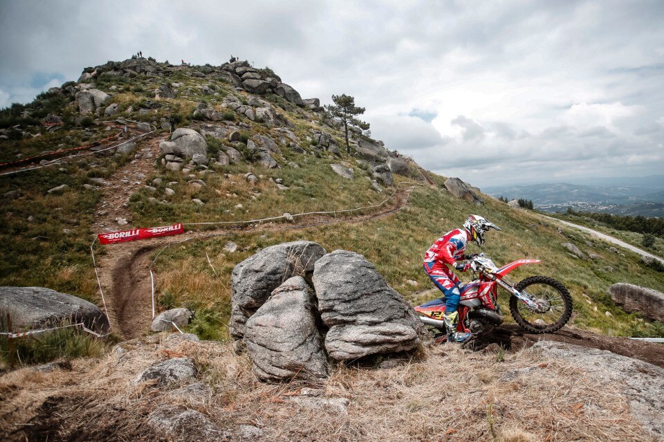 Mondiale Enduro, a Brad Freeman e Wil Ruprecht il GP del Portogallo - VIDEO