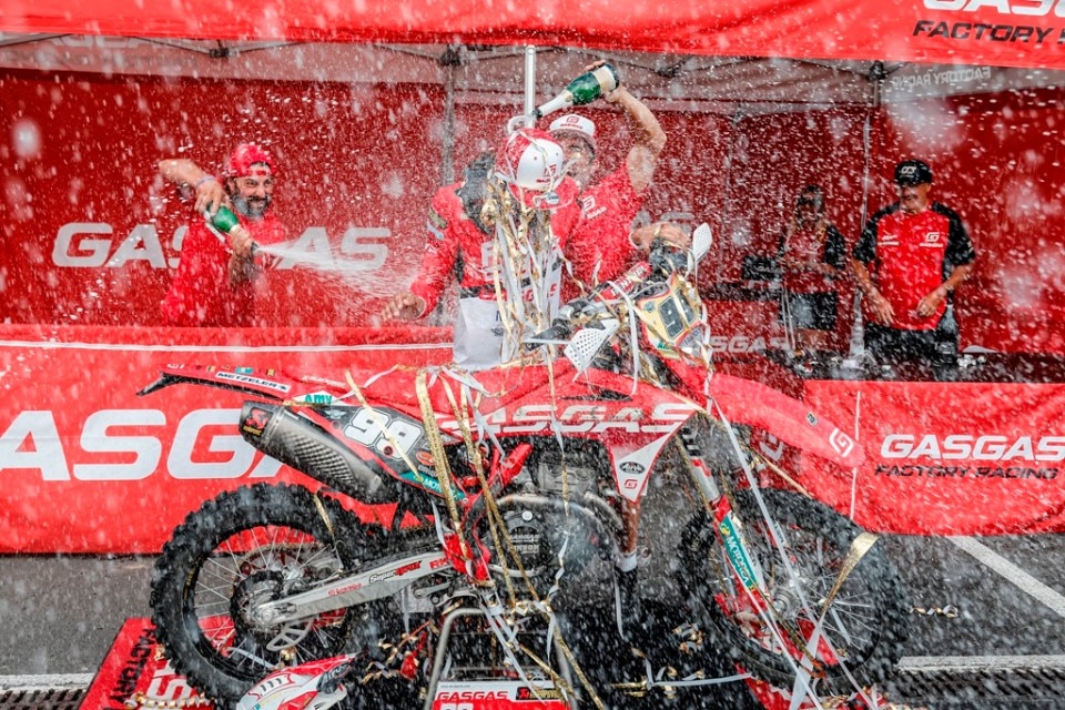 Mondiale EnduroGP: Verona e Pichon campioni del mondo E1 e EJ - VIDEO Mondiale EnduroGP: Verona e Pichon campioni del mondo E1 e EJ - VIDEO
