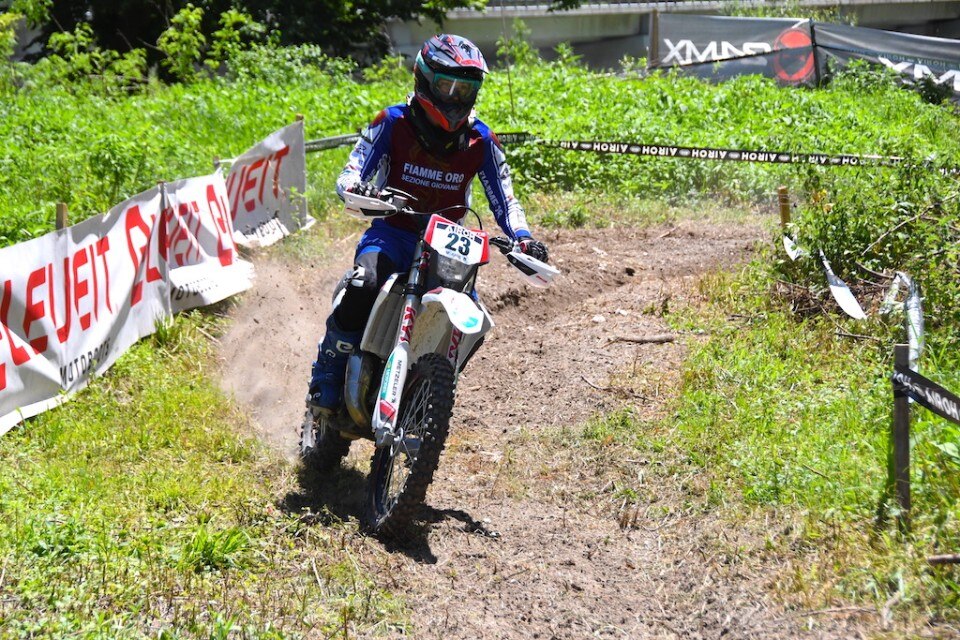 Tommaso Roccato e Léo Lavesvre vincono il Minienduro European Trophy