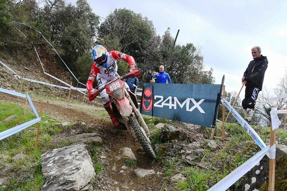 Andrea Verona si impone nella prima prova dell'Europeo Enduro 2024 Andrea Verona si impone nella prima prova dell'Europeo Enduro 2024