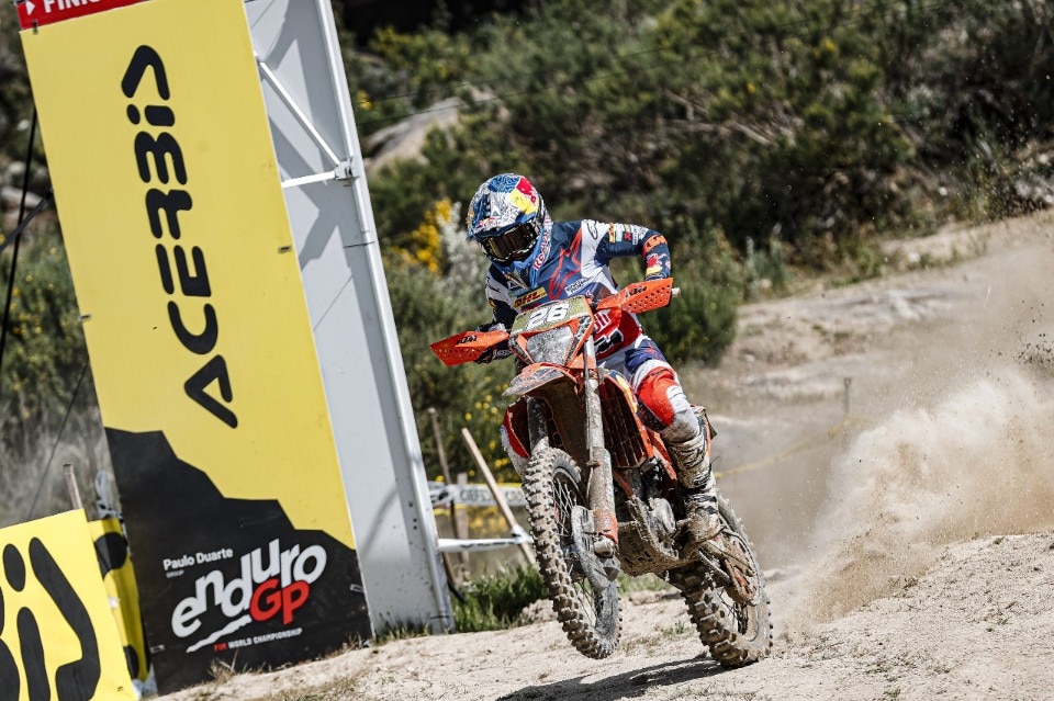 EnduroGP Portogallo2: primo giorno a Josep Garcia, Andrea Verona terzo VIDEO EnduroGP Portogallo2: primo giorno a Josep Garcia, Andrea Verona terzo VIDEO