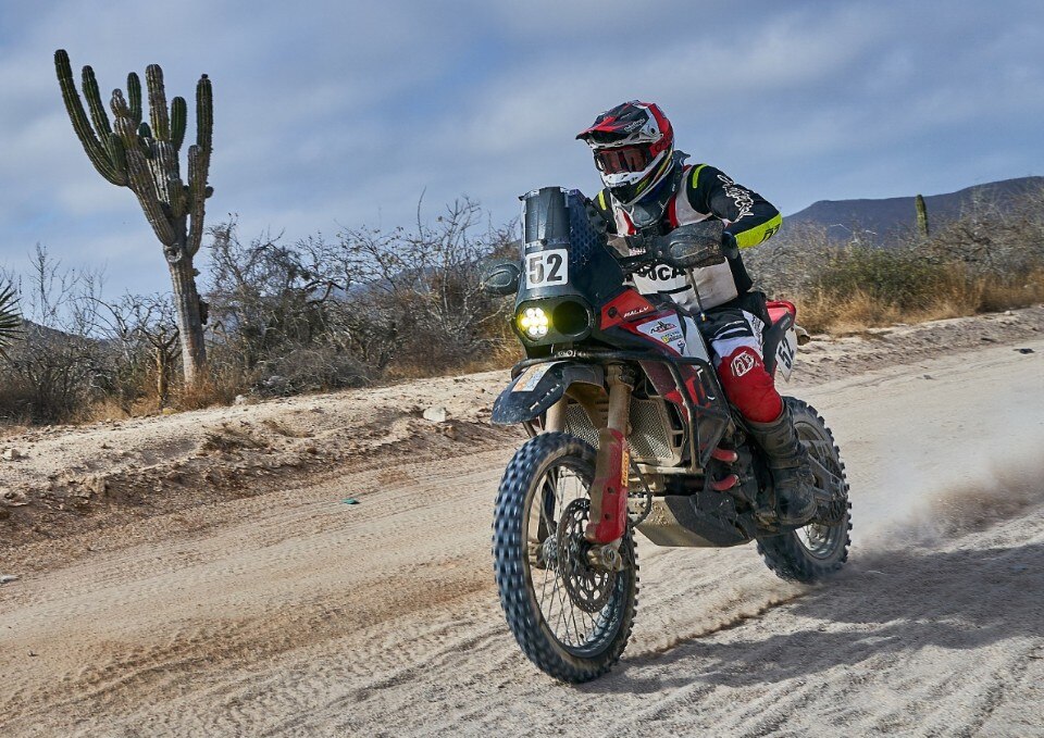 Alexander Smith e la Ducati DesertX Rally secondi nel NORRA Mexican 1000 Rally Alexander Smith e la Ducati DesertX Rally secondi nel NORRA Mexican 1000 Rally