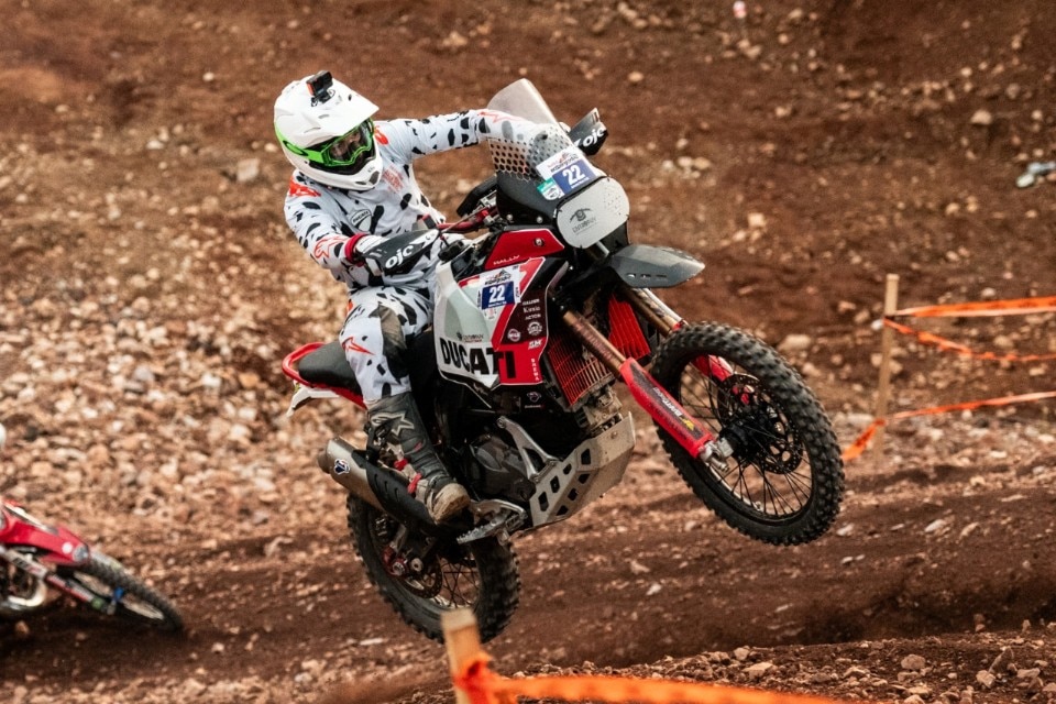 La Ducati DesertX Rally vince nuovamente l’Iron Road Prolog all’Erzbergrodeo con Antoine Meo