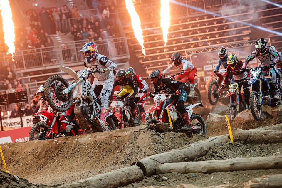 A Billy Bolt la prima prova del Mondiale SuperEnduro 2024/2025