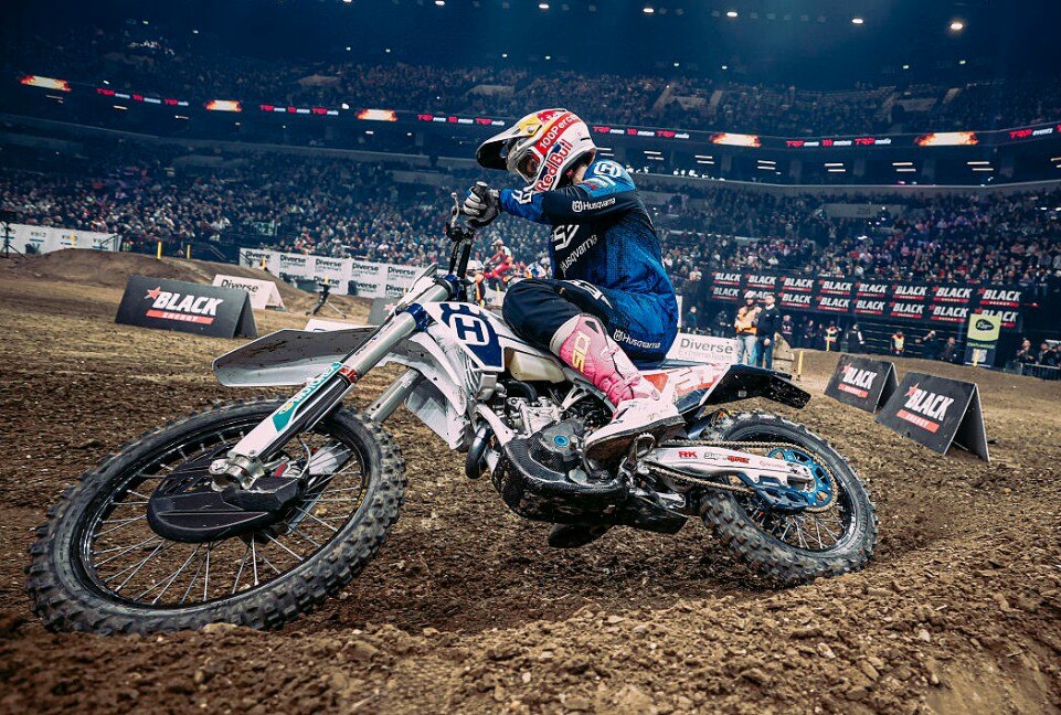 Mondiale SuperEnduro 2025: Billy Bolt fa cinquina in Ungheria
