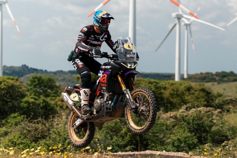 Cerutti e l'Aprilia Tuareg dominano la seconda tappa del Motorally 2025